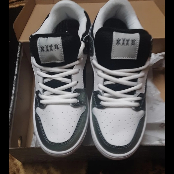 Kitto wares Limited edition shoes - Picture 3 of 8